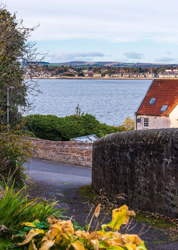 14 Isla Place back dykes view JC Fife SPC, Properties for sale to let